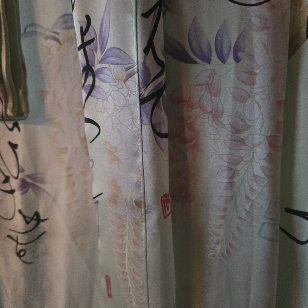 Elegant Floral Silk Robe Made In Japan NWOT - Picture 3 of 5